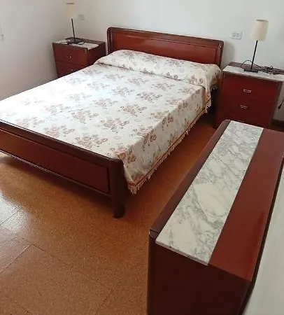 Enburela A La Orilla Del Mar